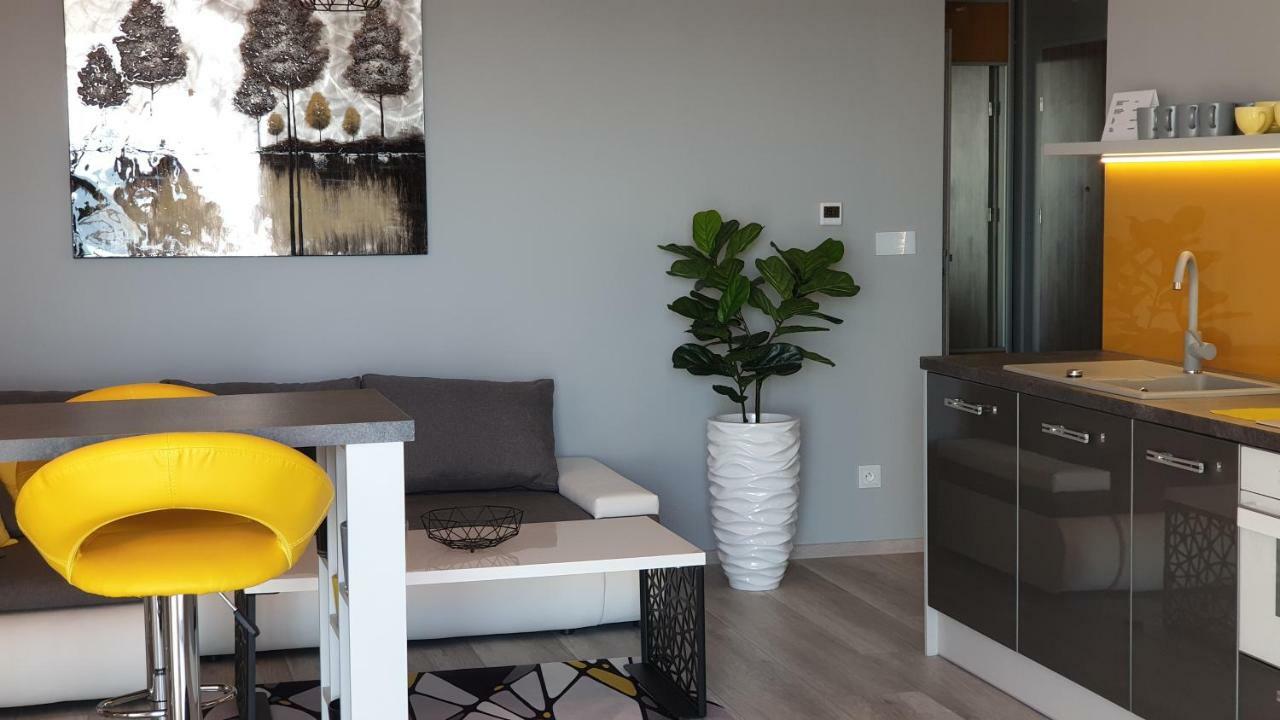 Apartament Elegance Yellow Реваль Экстерьер фото